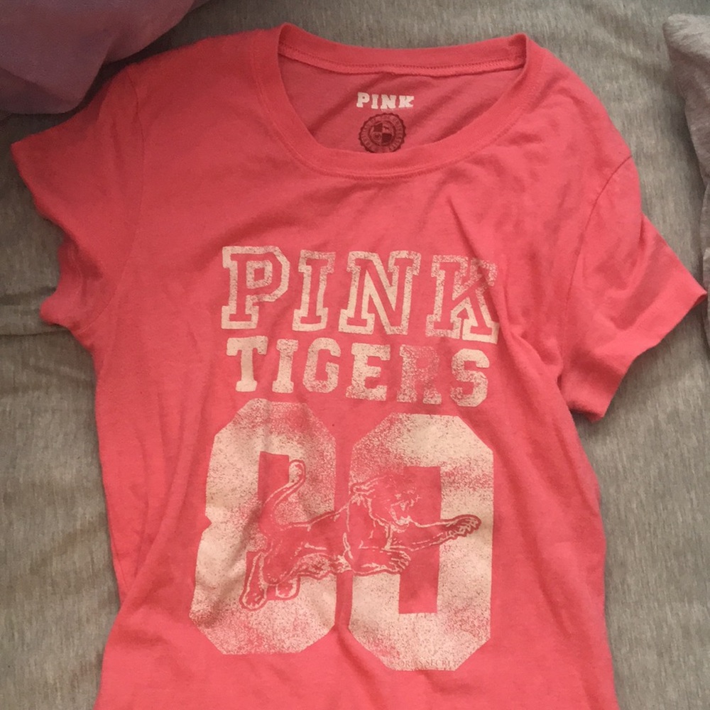 PINK tshirt size small